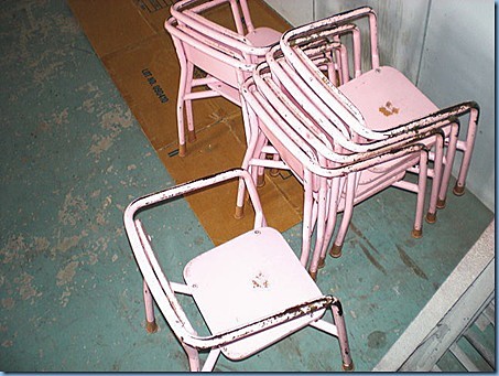かわいい椅子塗替えです１